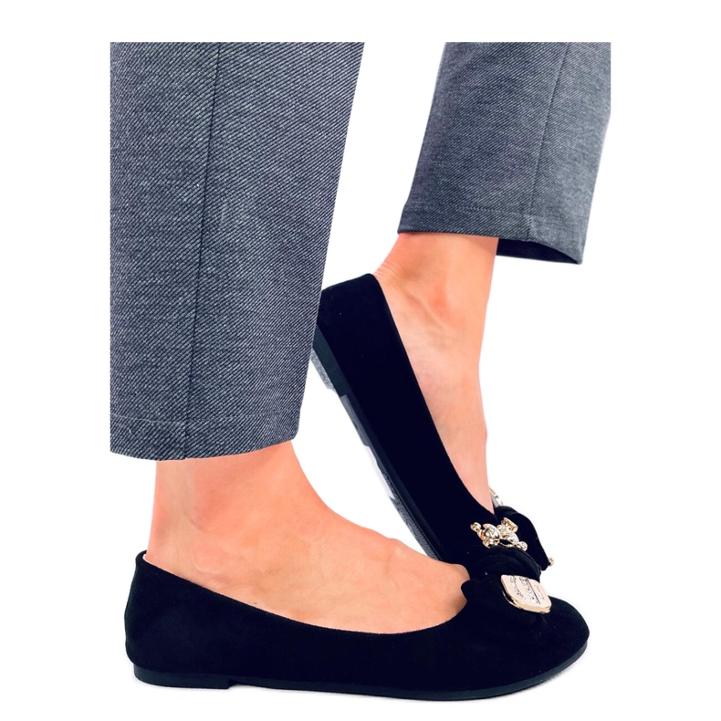 Mustat mokkanahkaiset ballerinat, joissa on nalle