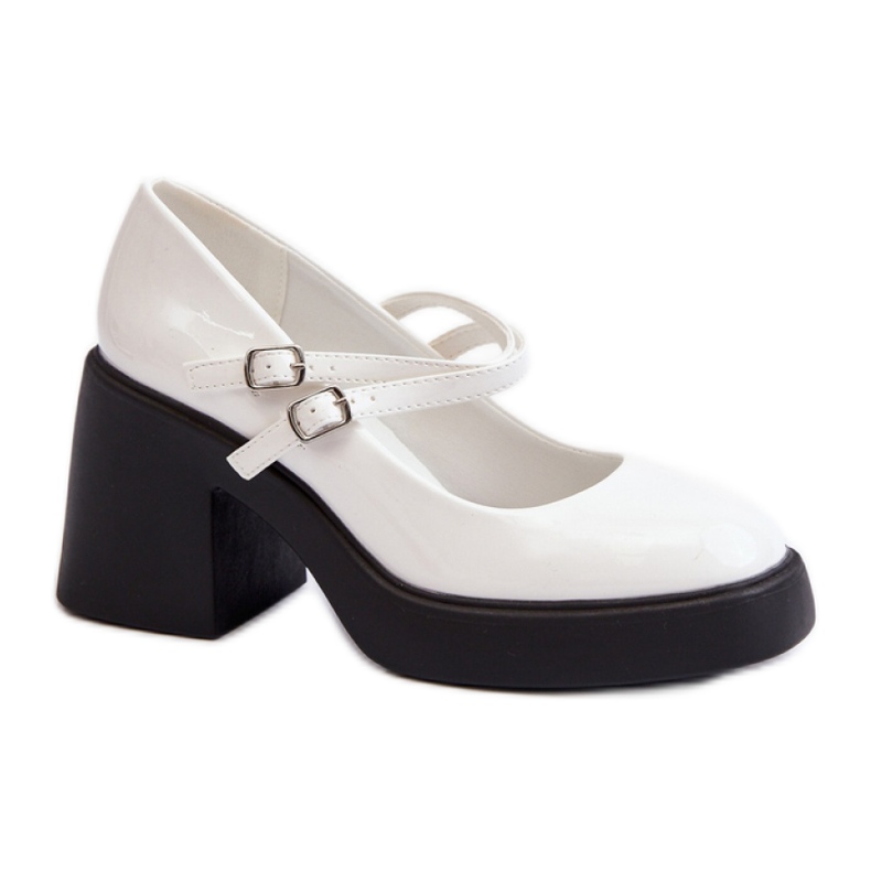 Valkoiset paksut kantapääpumput valkoinen