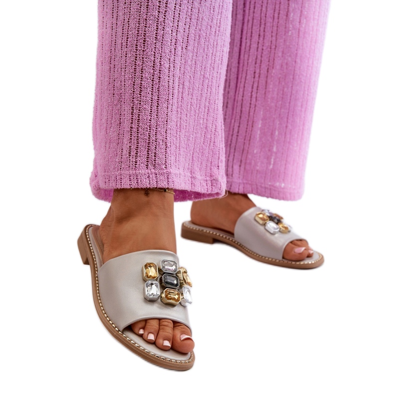 S. BARSKI Naisten litteät sandaalit koristeilla beige