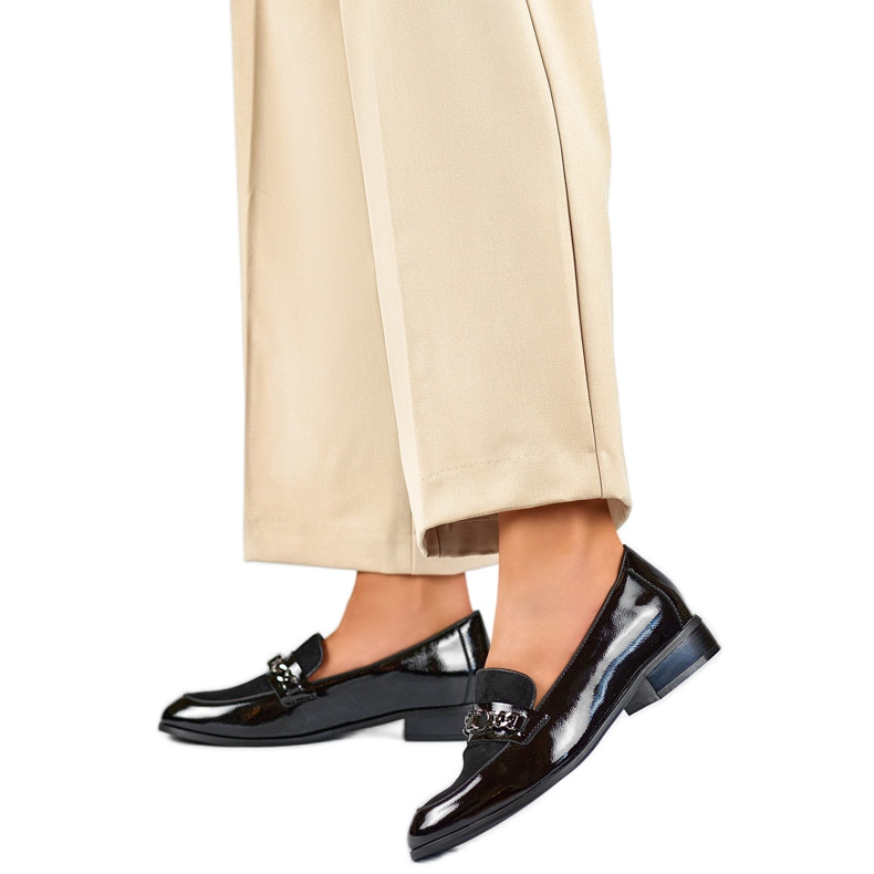 Naisten kengät ketjulla 24-12309B musta