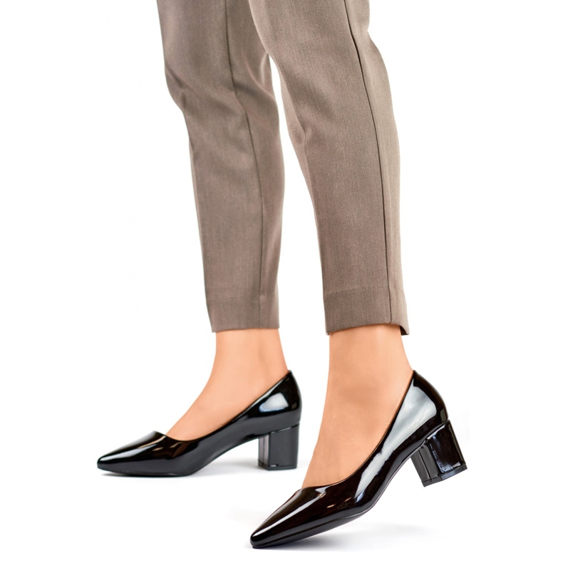 Naisten patenttipumput CIC-312B, musta