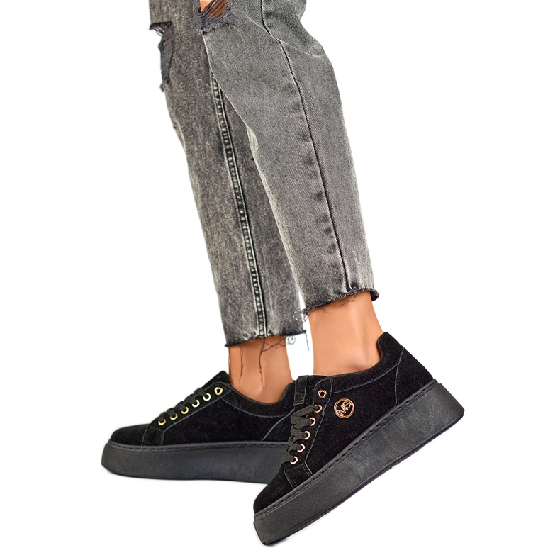 Naisten urheilukengät alustalla TL251B, musta