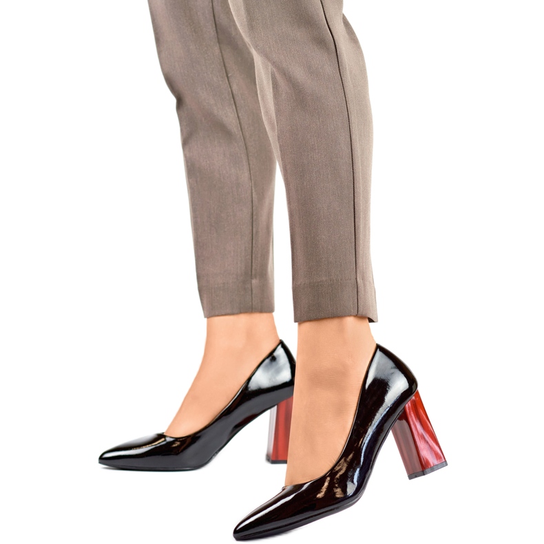 Lakatut pumput GD-FL486B-B mustat