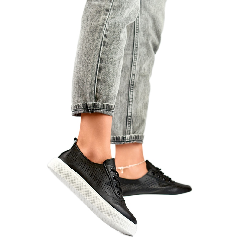 Malli 777-1B Mustat tennarit - PRIMO