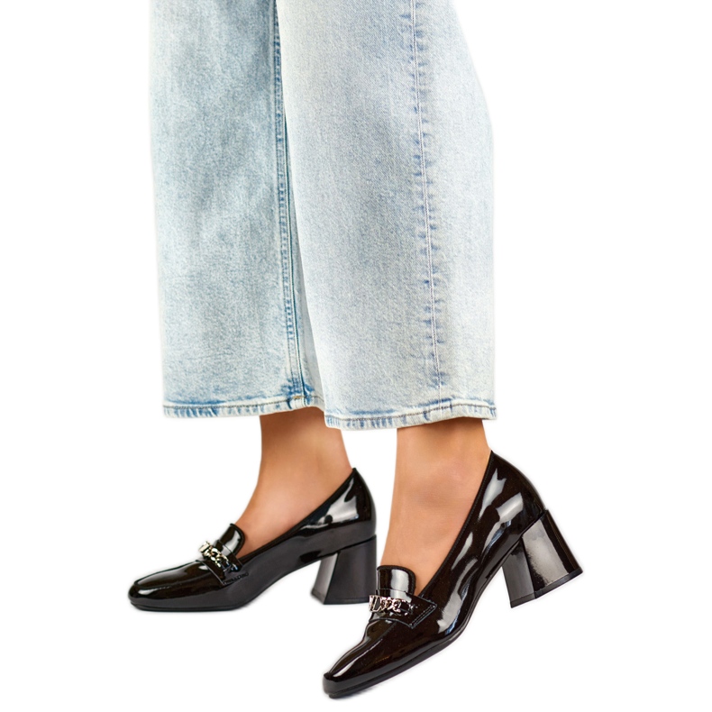 Naisten patenttipumput 24-58242B musta