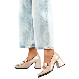 Naisten patenttipumput 24-12322BE beige