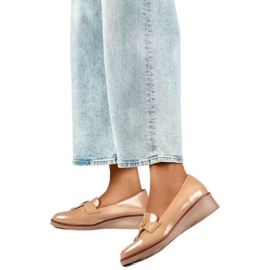 Naisten patenttipumput 24-58266BE beige