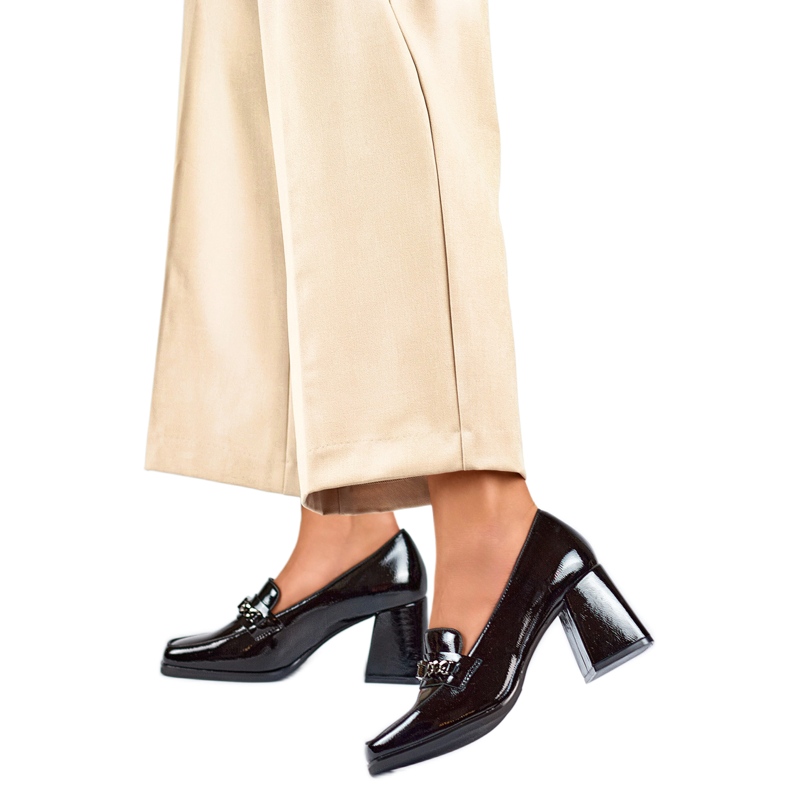 Naisten pumput 24-12322B musta