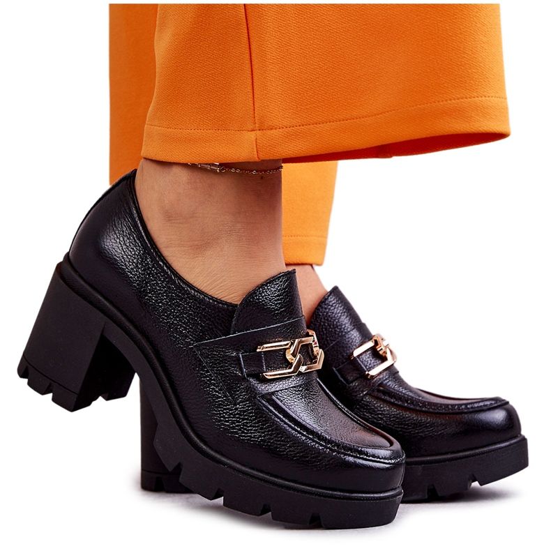 Lemar mustat nahkaiset korkokengät kullalla koristellulla