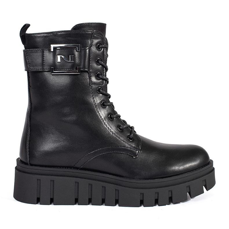 Seastar Mustat nauhalliset nilkkurit alustalla