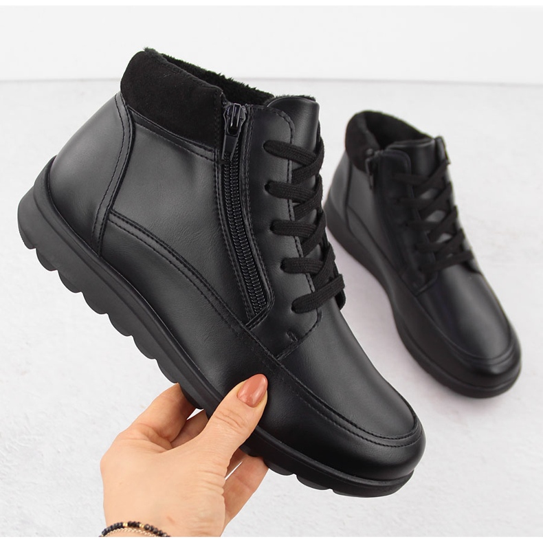 Mukavat, eristetyt mustat nahkasaappaat Filippo DBT6629:ltä