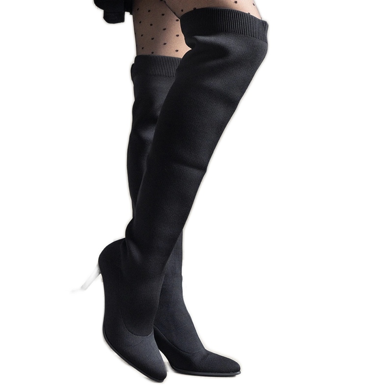 Mustat slip-on korkokengät, joissa joustava Atari-päällinen