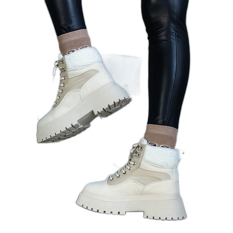 Bestin beige-lenkkarit paksulla pohjalla ja turkisella