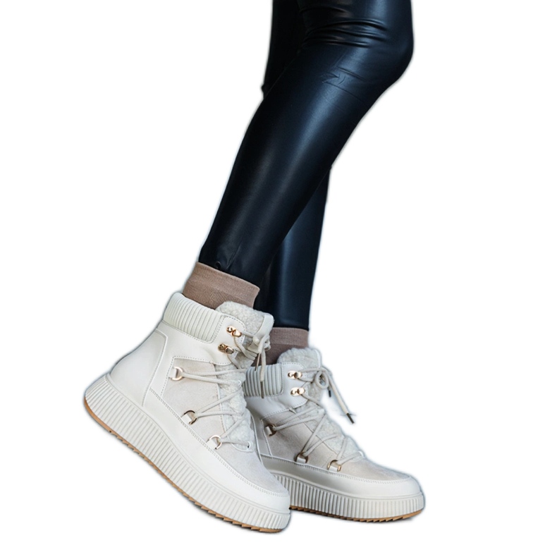 Vaalean beigenväriset nilkkurit, joissa paksumpi pohja, Rosemarie