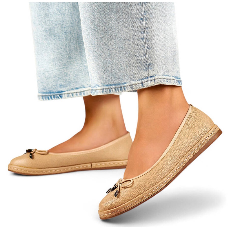 Naisten mukavat beigenväriset balettihousut rusetilla GD-XR392A-BE