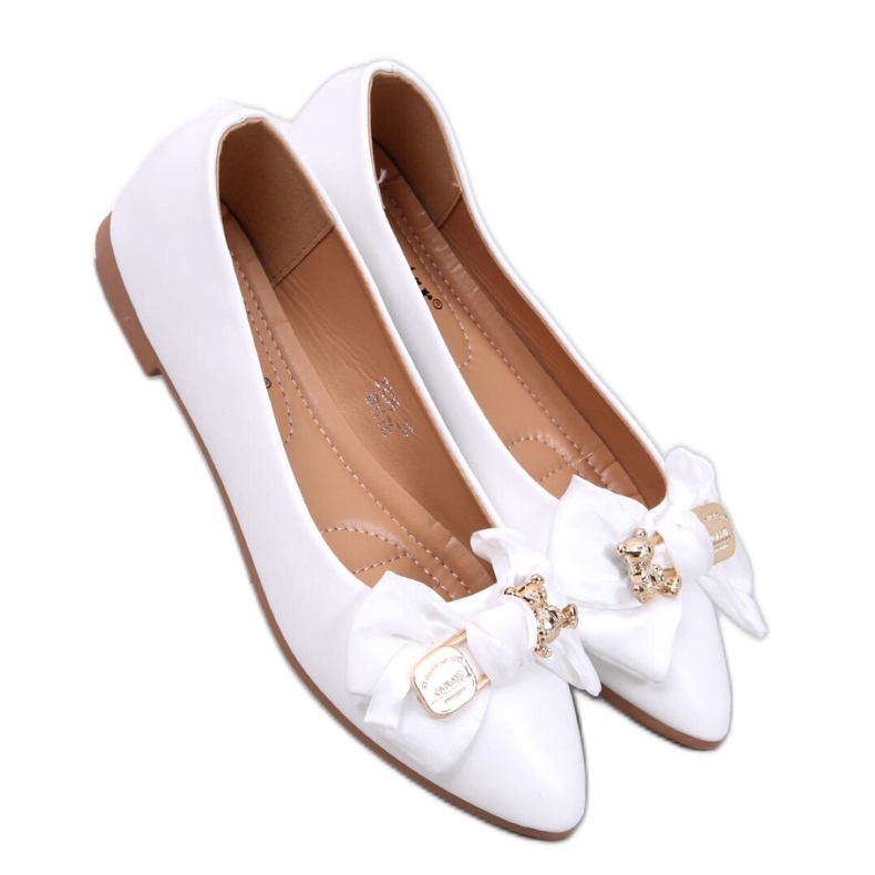 Valkoiset nallebaleriinat valkoinen