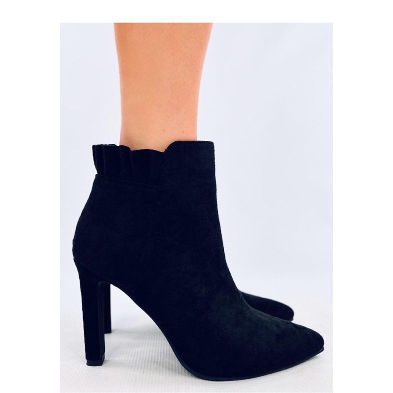 Mariah Black mokkanahkaiset korkeakorkoiset nilkkurit - Inello musta