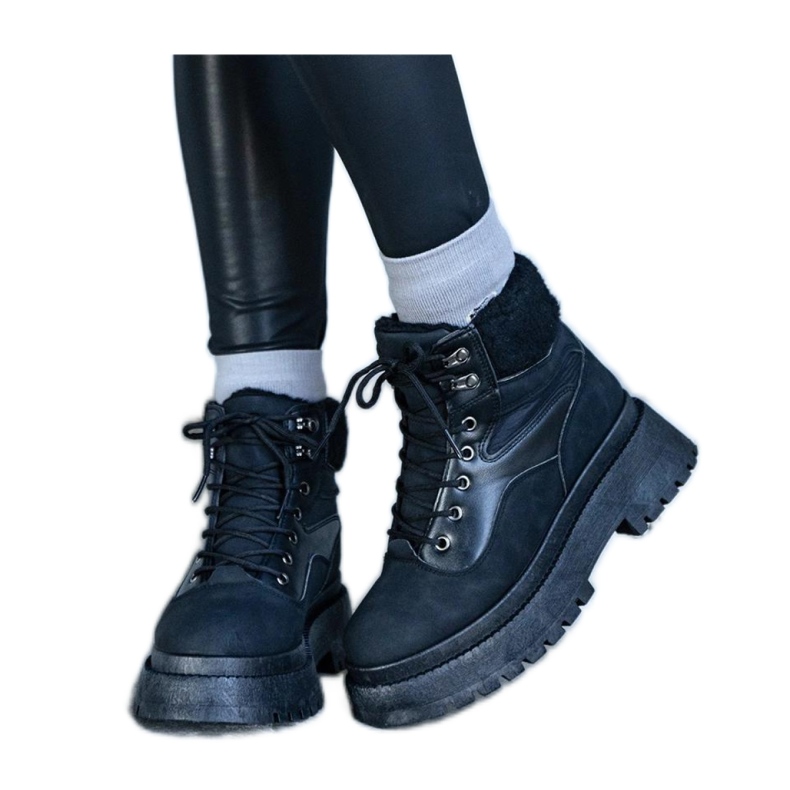 Best - Solean mustat tennarit paksulla pohjalla ja turkisella