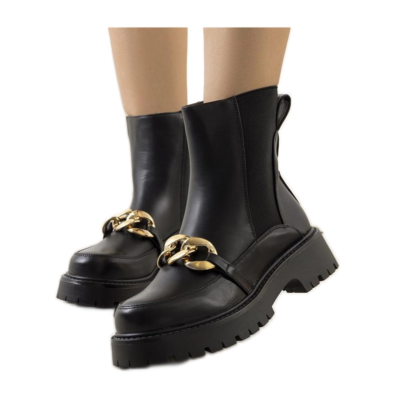 Mustat nilkkurit korkealla pohjalla Pesa - Solea