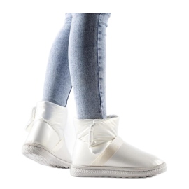 Delaune - Solean beigen kiiltävät lyhyet lumisaappaat