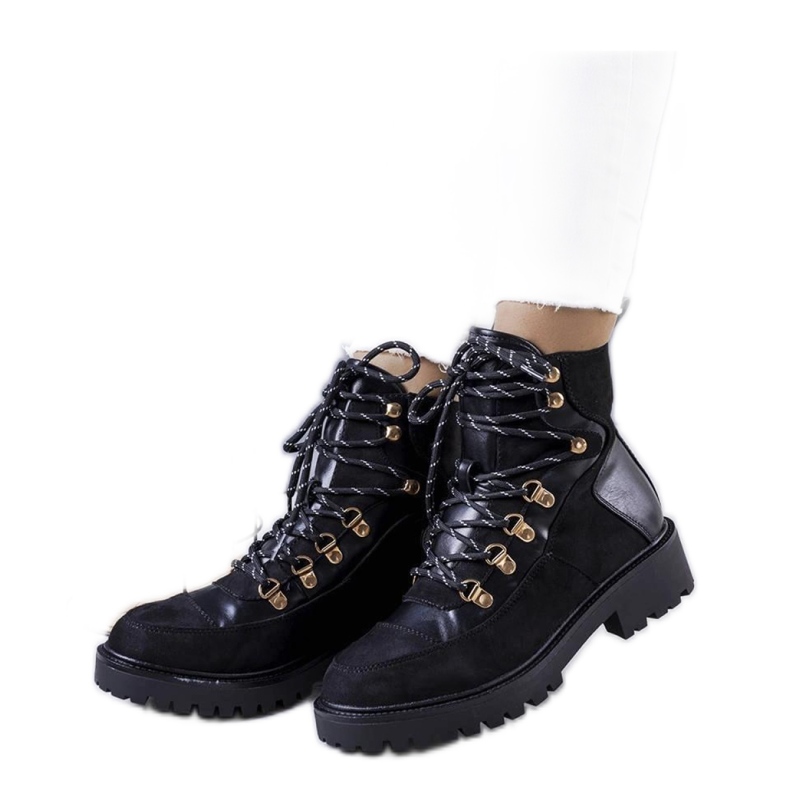 Mustat eristetyt työsaappaat, Leneo - Solea