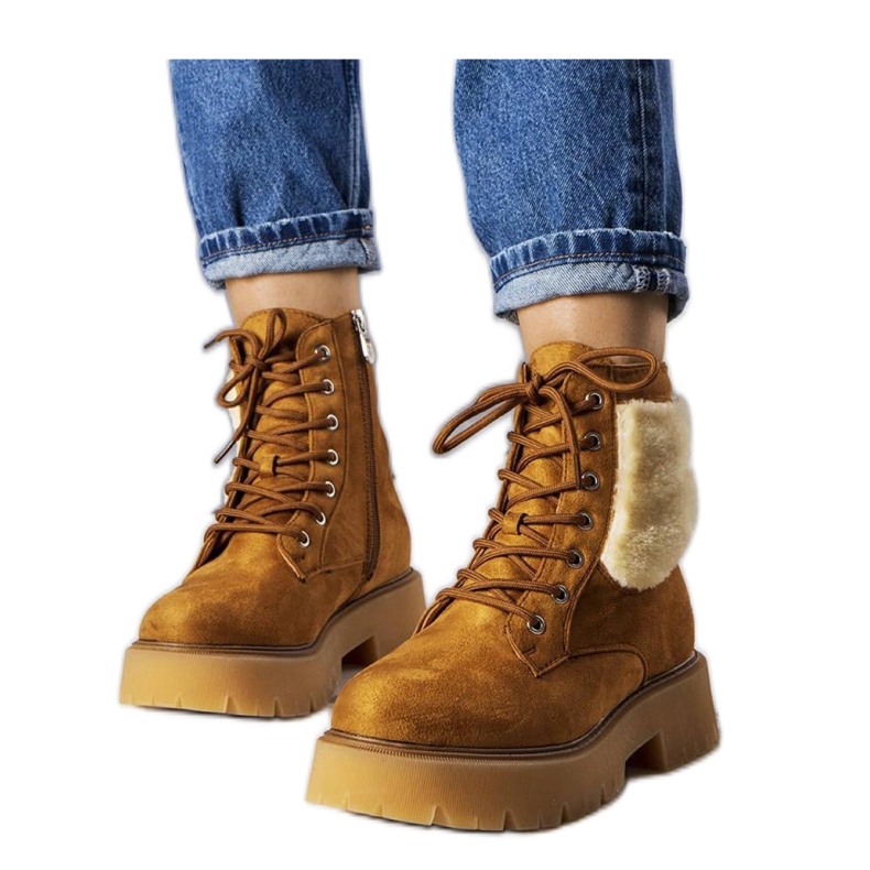 Ruskeat lämpöeristetyt saappaat turkista