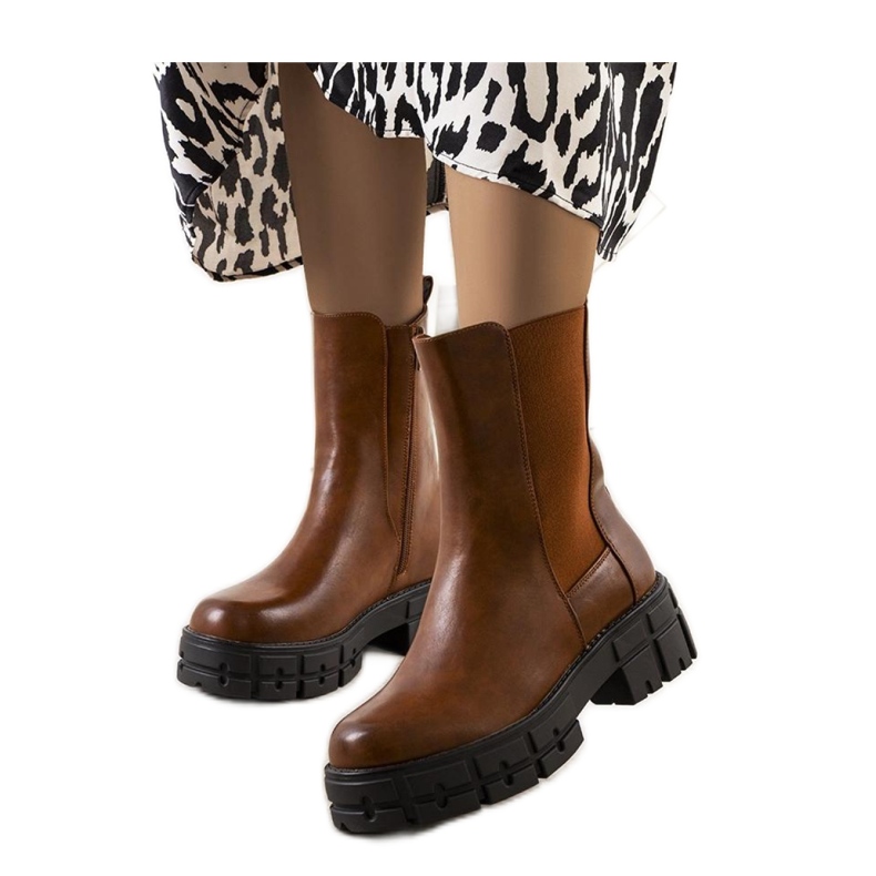 Ruskeat naisten saappaat