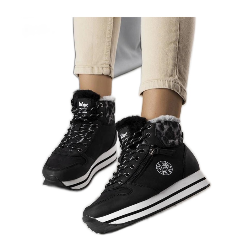 Eristetyt saappaat LCJ-22-31-1448L Lee Cooper musta