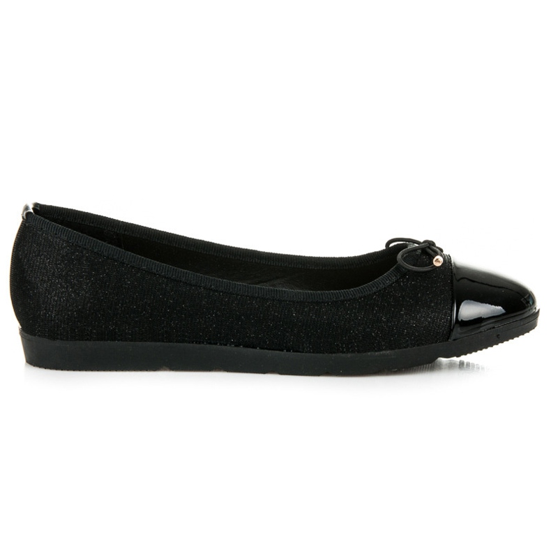 Nio Nio Balerinat lakatulla varpaalla musta