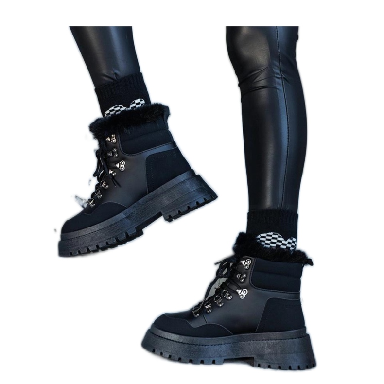 Massiiviset alustasaappaat turkista musta