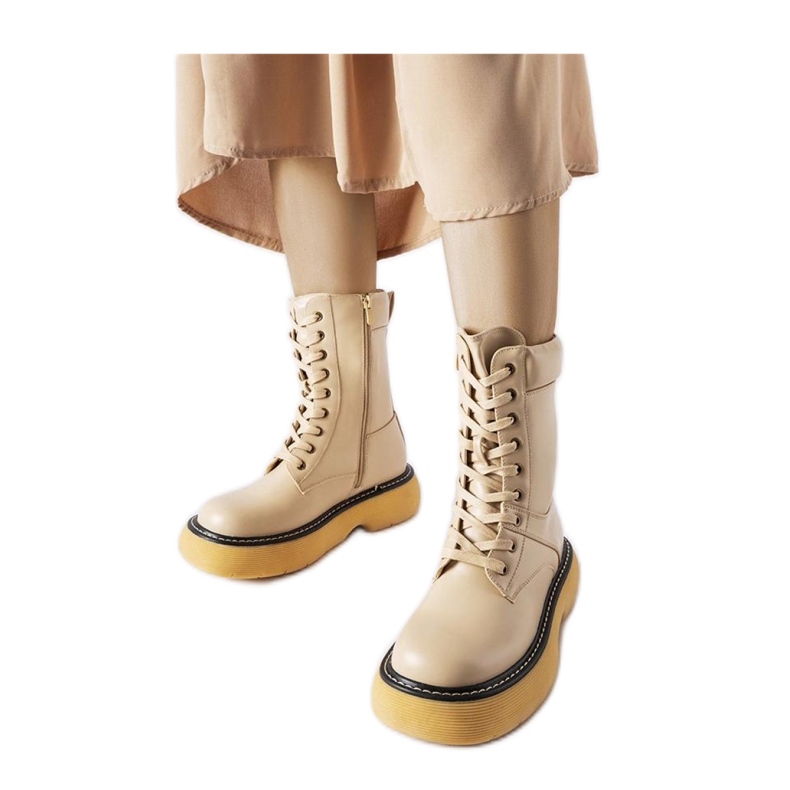 Beige eristetyt työtasot