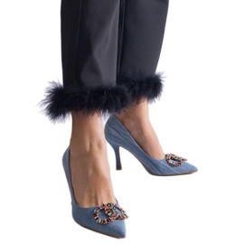 Siniset korkokengät koristeltu värikkäillä zirkoneilla sininen