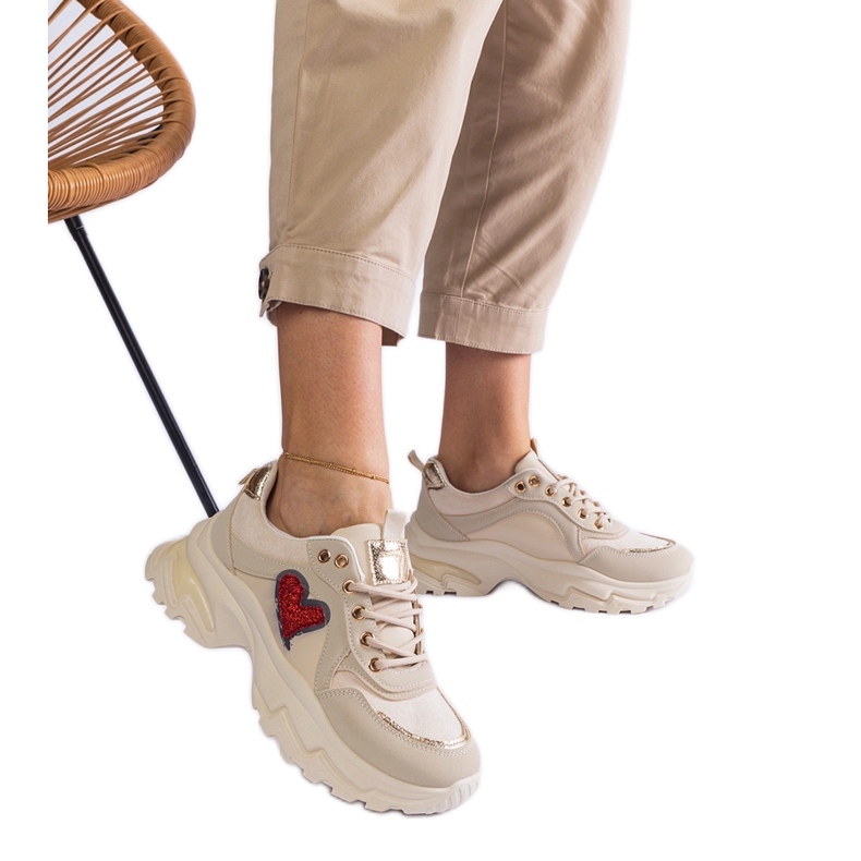 Beiget alustalenkkarit sydämellä