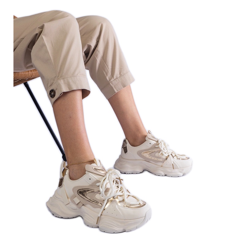 Beiget naisten urheilulenkkarit massiivisella pohjalla