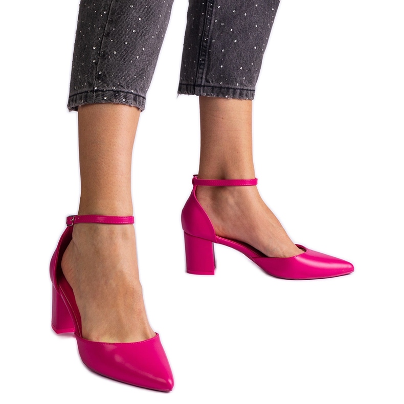 Vaaleanpunaiset vaaleanpunaiset pumput postitse vaaleanpunainen