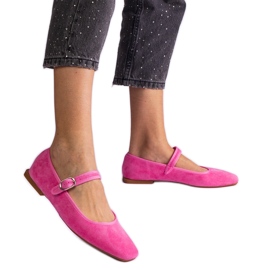 Tumman vaaleanpunainen balleriinit solki ja neliö Tumman vaaleanpunainen balleriinit solki ja neliö