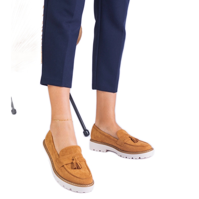 Ruskeat naisten leipomot Ekozamszista reunoilla