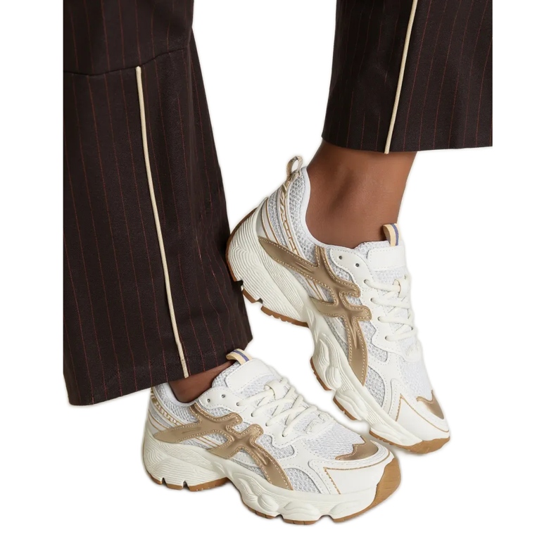 Naisten beige -lenkkarit