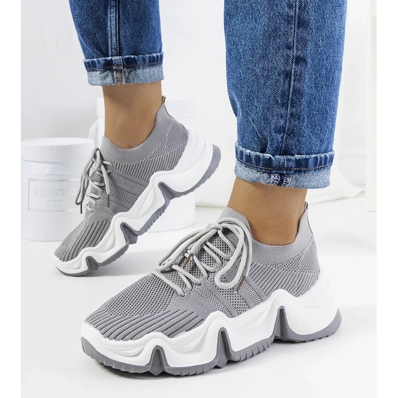 D/GMR Thornberin harmaat urheilulenkkarit