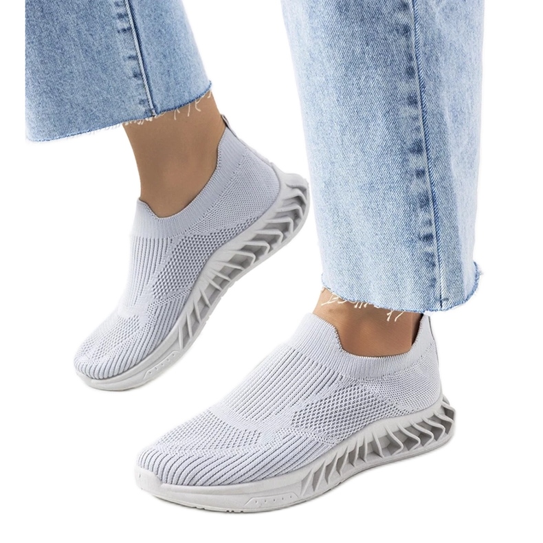 D/GMR Nedan harmaat urheilulenkkarit