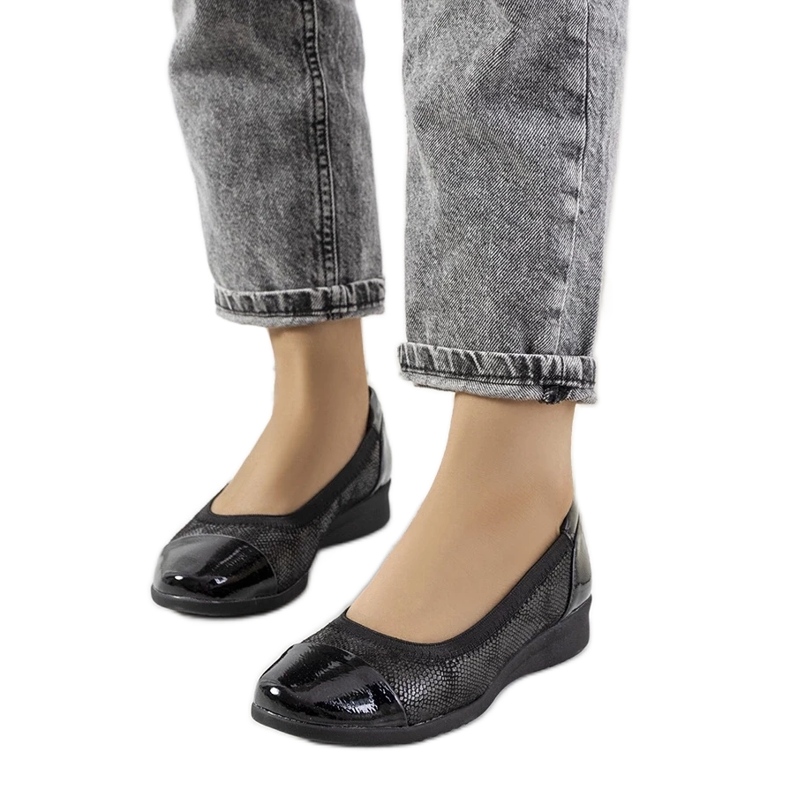 D/GMR Mercer mustat ballerinat