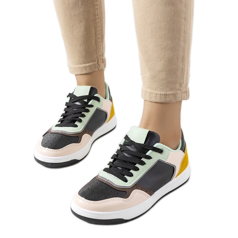 D/GMR Lindonin mustat tennarit