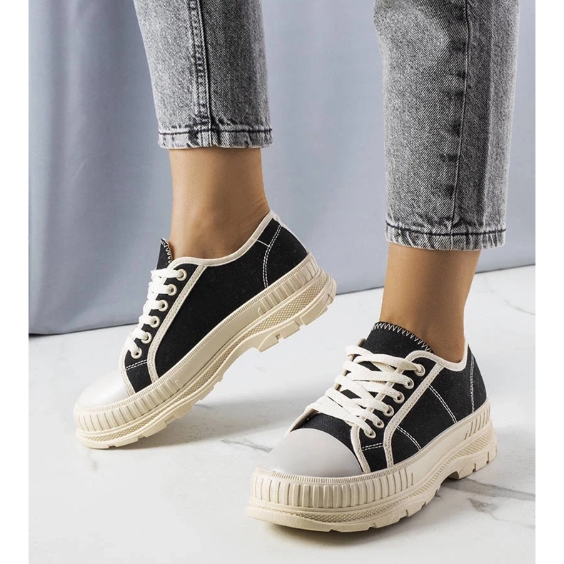 D/GMR Nicholen mustat alustalenkkarit