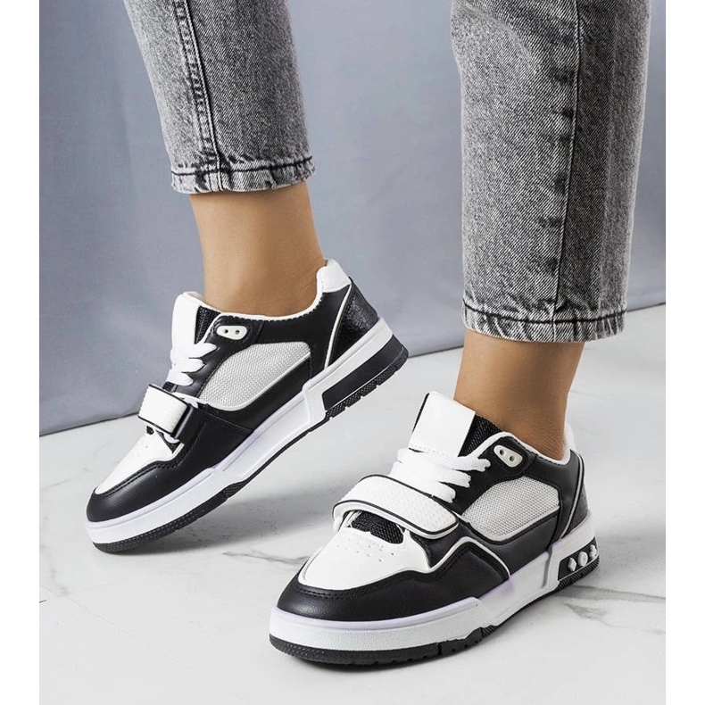 D/GMR Ollie naisten mustat tennarit valkoinen