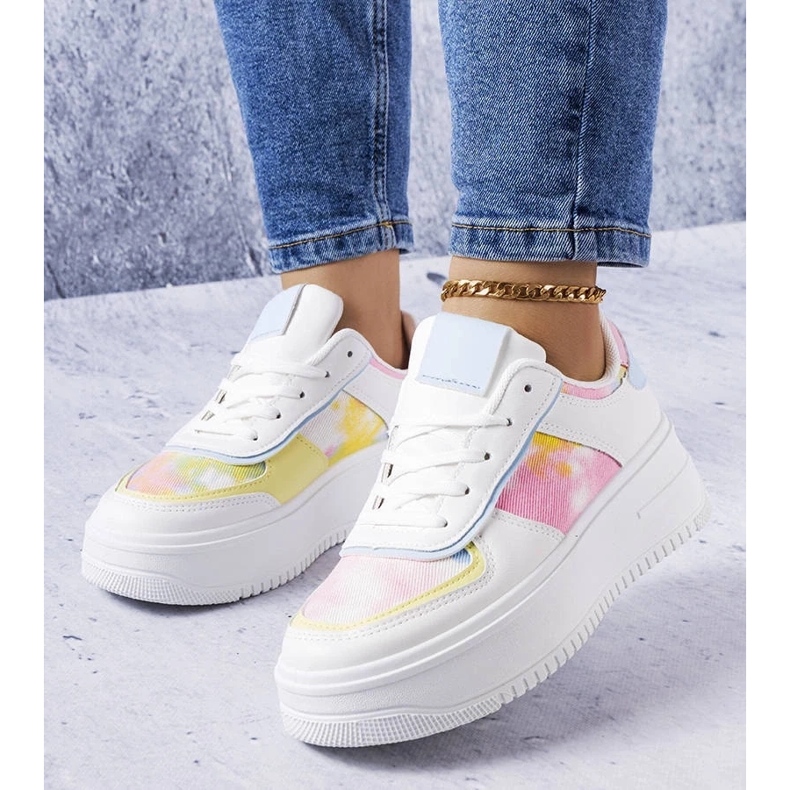 D/GMR Heloisen valkoiset ja siniset alustakengät valkoinen