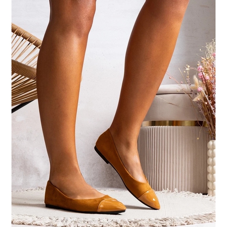 D/GMR Naisten kamelin naisten balleriinit, joissa lakattu nenä on Thibault Spitz ruskea