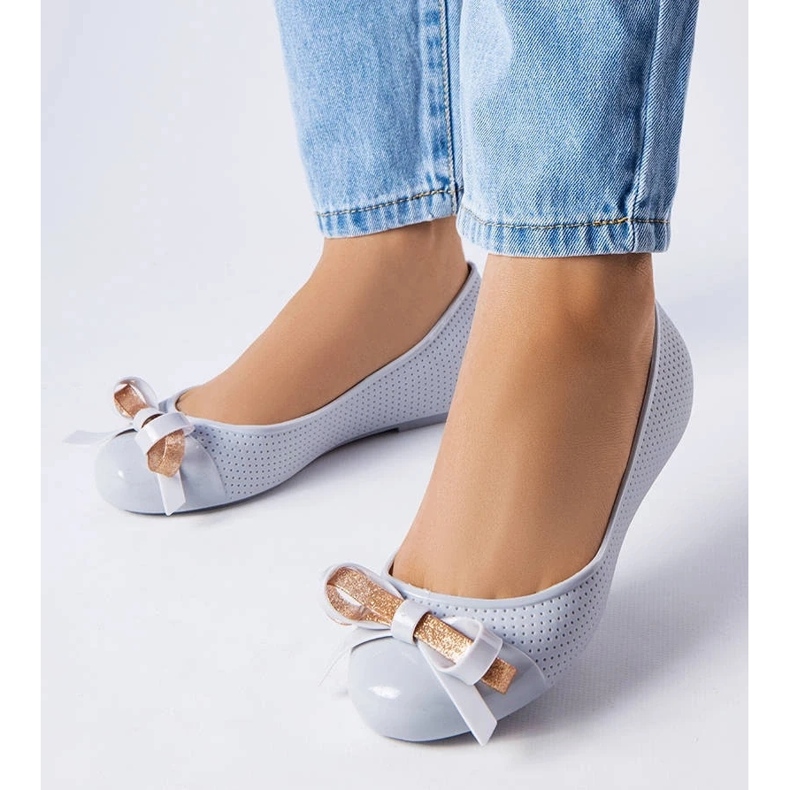 D/GMR Harlingen rusetilla koristeltu harmaa ballerina