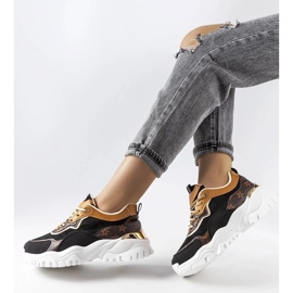 D/GMR Alta mustat tennarit epäsäännöllisessä pohjassa