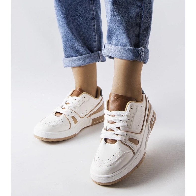 D/GMR Willsonin valkoiset tennarit beigeillä lisäkkeillä valkoinen