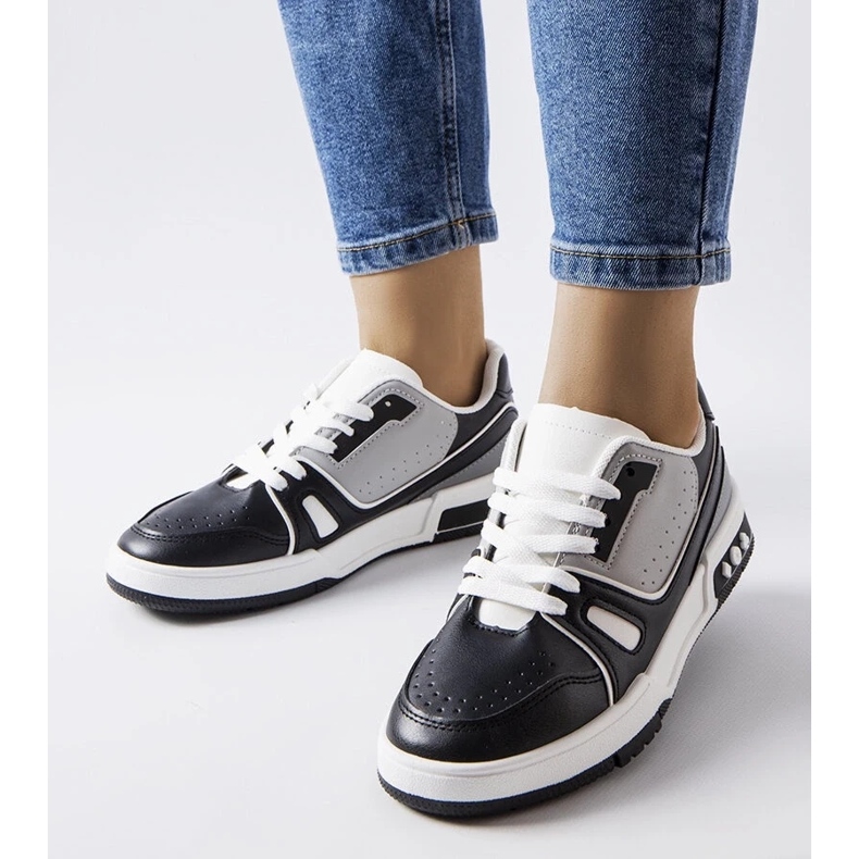 D/GMR Willsonin mustat urheilulenkkarit